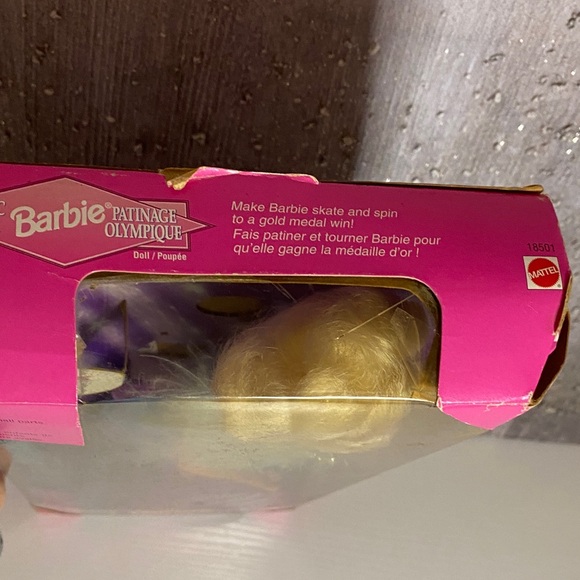 Barbie 1997 Olympic Skater Doll - Picture 7 of 13